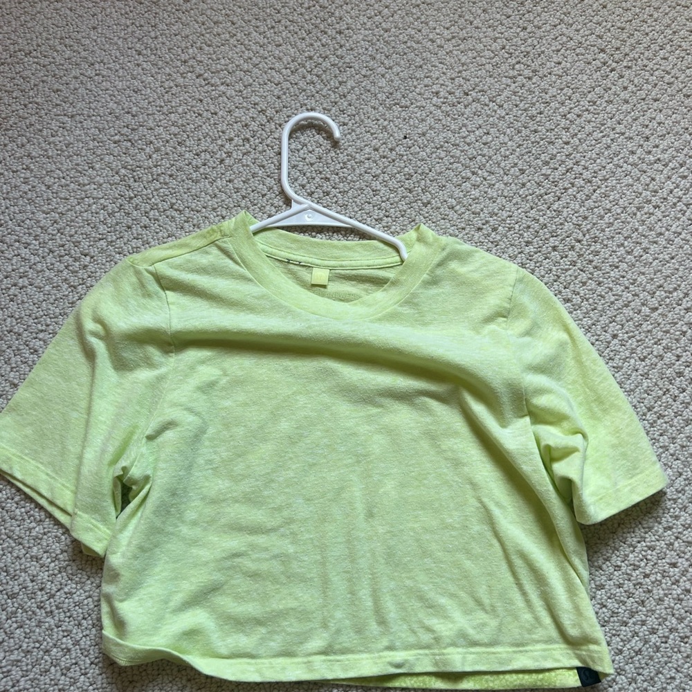 Lululemon tshirt